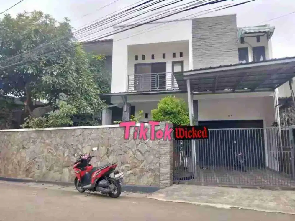 Rumah besar siap huni di Jatiwaringin pondok gede