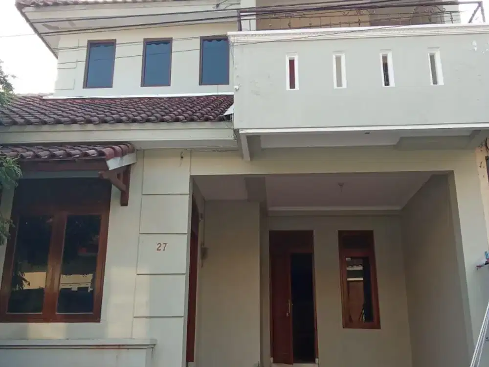 Dijual Cepat Rumah Strategis Siap Huni,2 Lantai Lokasi Baki, Sukoharjo Luas 105m2