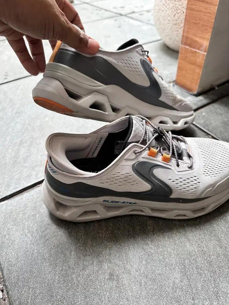 Sepatu Skechers Slip-ins original 97% like new