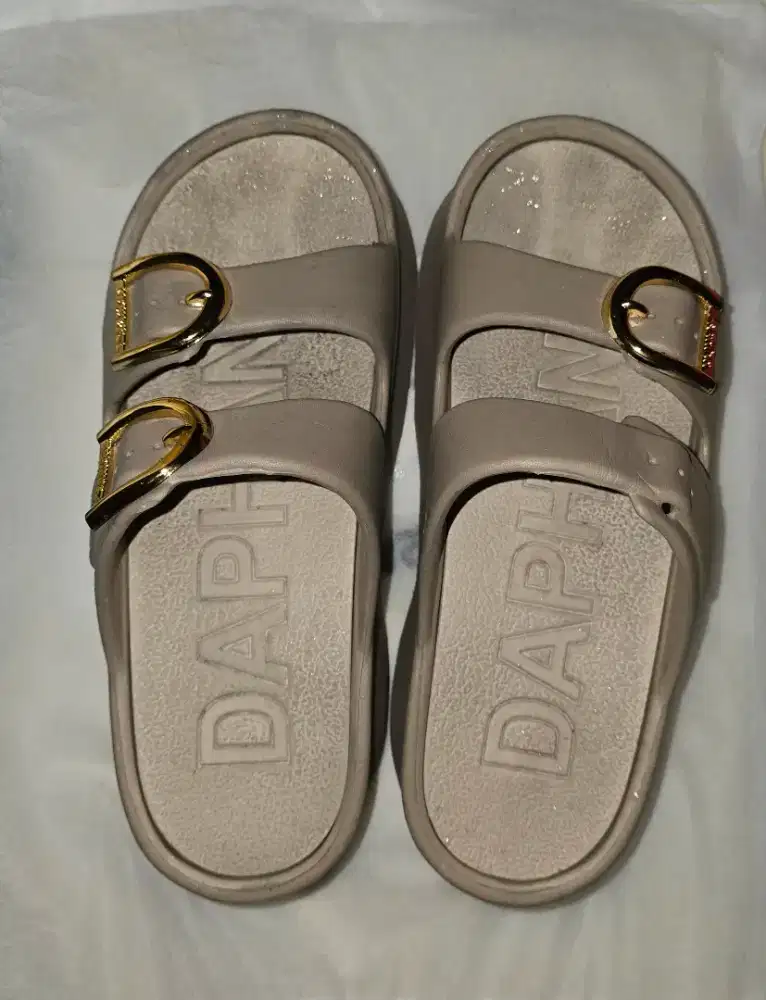 Sandal wanita size 36-37 (minus)