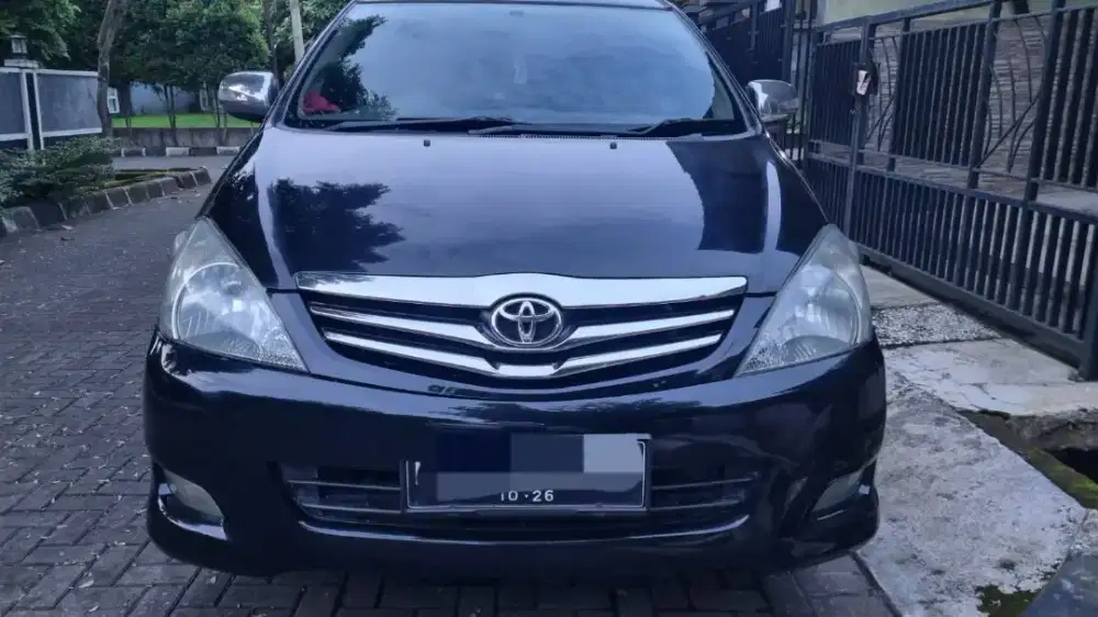 Jual Inova V luxury 2011