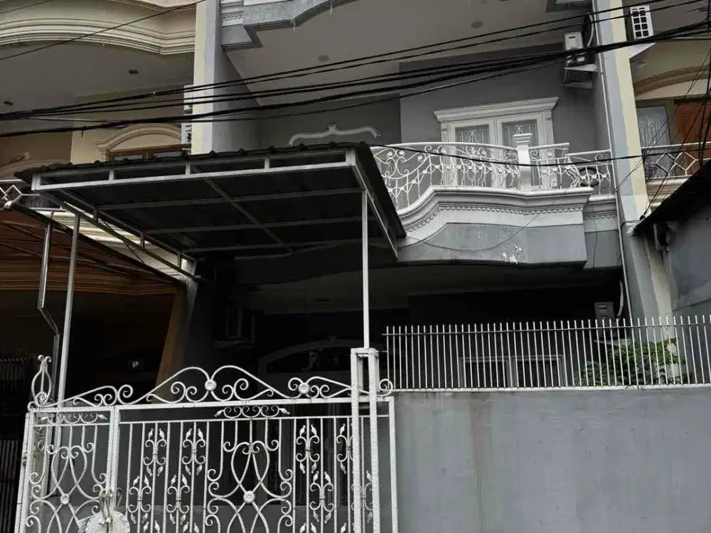 Dijual Rumah 2,5 Lantai Furnish di Taman Cosmos Taman Ratu Kedoya Kebon Jeruk Jakarta Barat