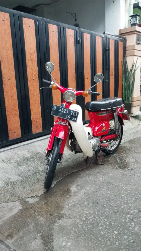 Honda C70 Tahun 1976