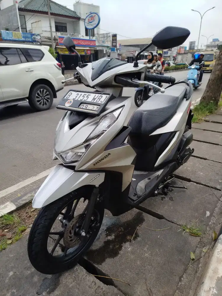 Honda Beat duluxe 2022 dp 800.000