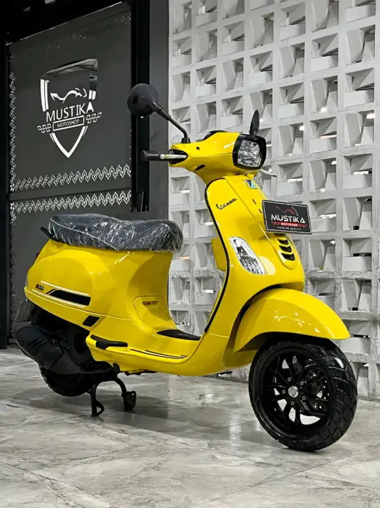 VESPA S125 IGET 2022 - Chintia Mustika