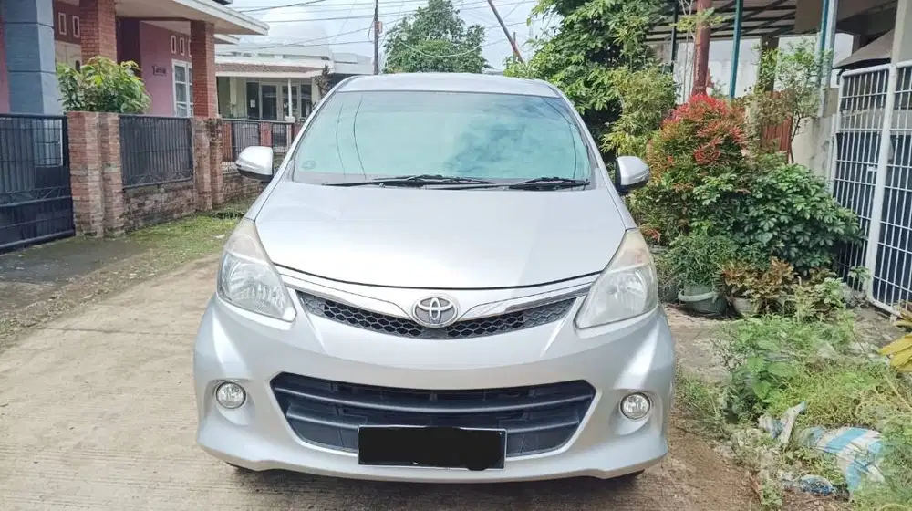 TOYOTA AVANZA VELOZ 1.5 AT (2012) - Matic