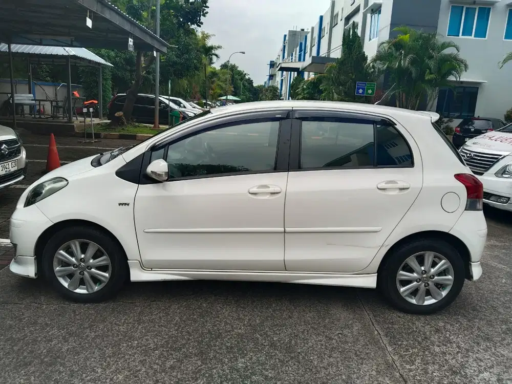 Toyota Yaris 2010 Bensin