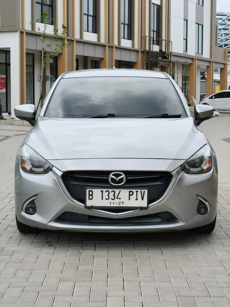 [LOW KM] MAZDA 2 R AT 2017 SILVER
