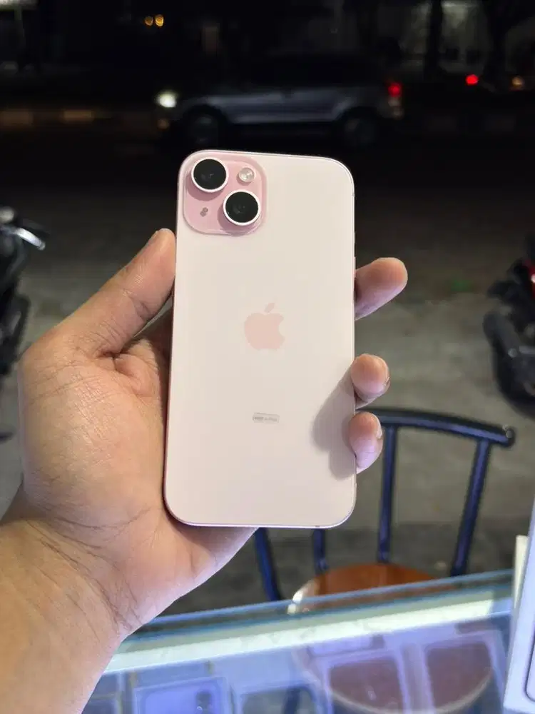 IPHONE 15 128GB IBOX, Pemakaian 2 Minggu, Garansi Februari 2027.