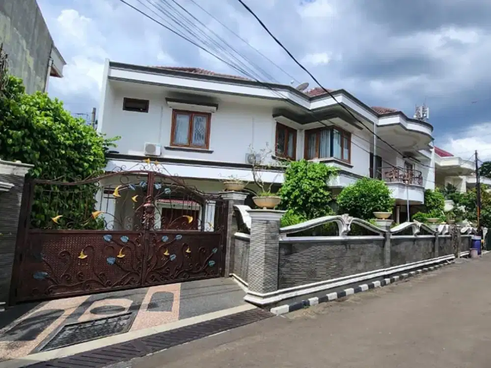 Rumah Mewah di Perumahan Dermaga Indah, Duren Sawit, Jakarta Timur