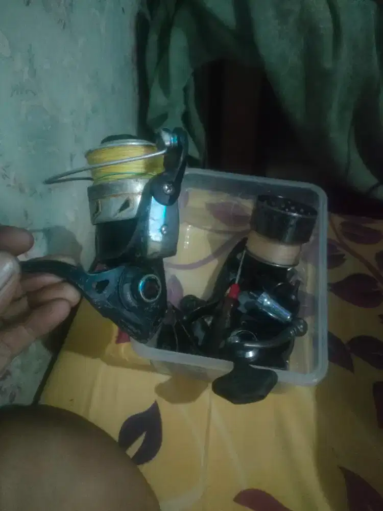 Di jual alat pancing bekas merek pen sargus. Dan PEn bettle