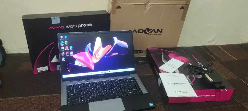 Djual laptop Advan Workpro core i3-1220P Ram 8GB SSD 25GB fulset