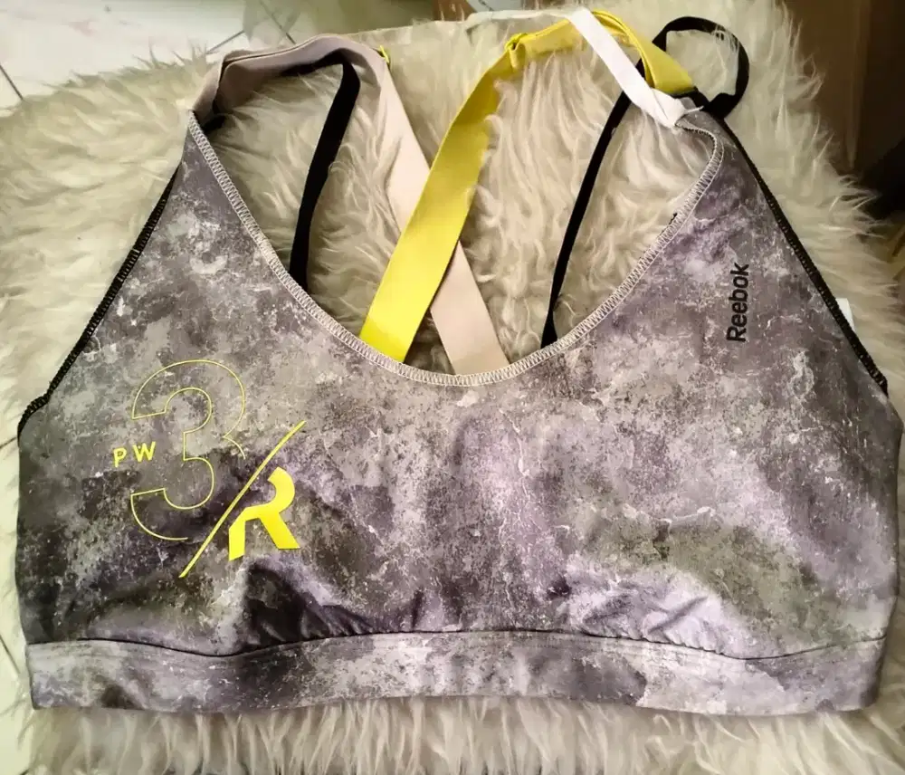 Bra sport
REEBOK ASLI
Size besar
XXL
LD 90-100
like new
