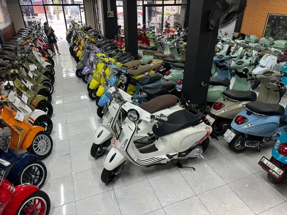 REPUBLIC VESPA SHOWROOM VESPA TERMURAH DAN BERKUALITAS