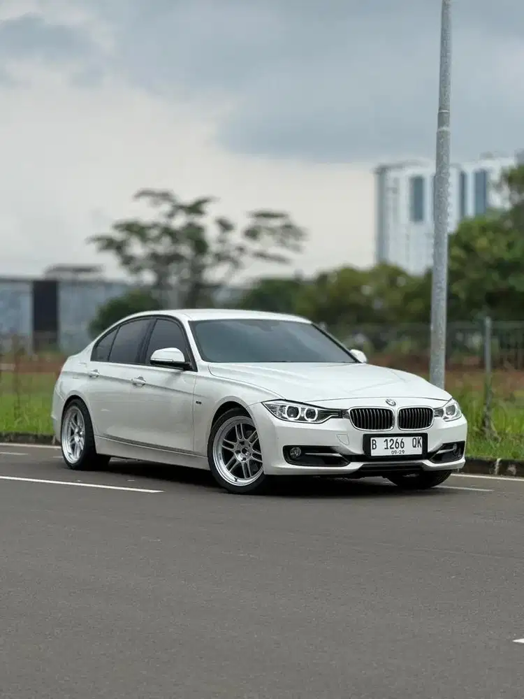 BMW 320i F30 N20 Tahun 2013