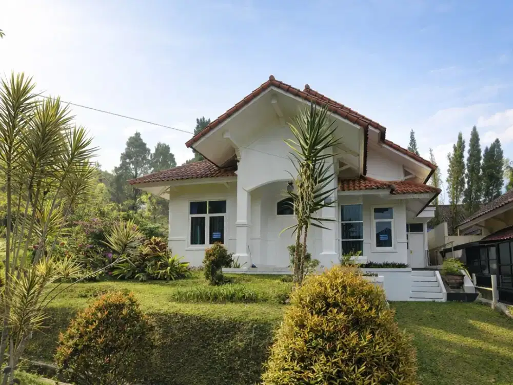 Villa Nyaman Siap Huni Lokasi Strategis di Lotus Puncak