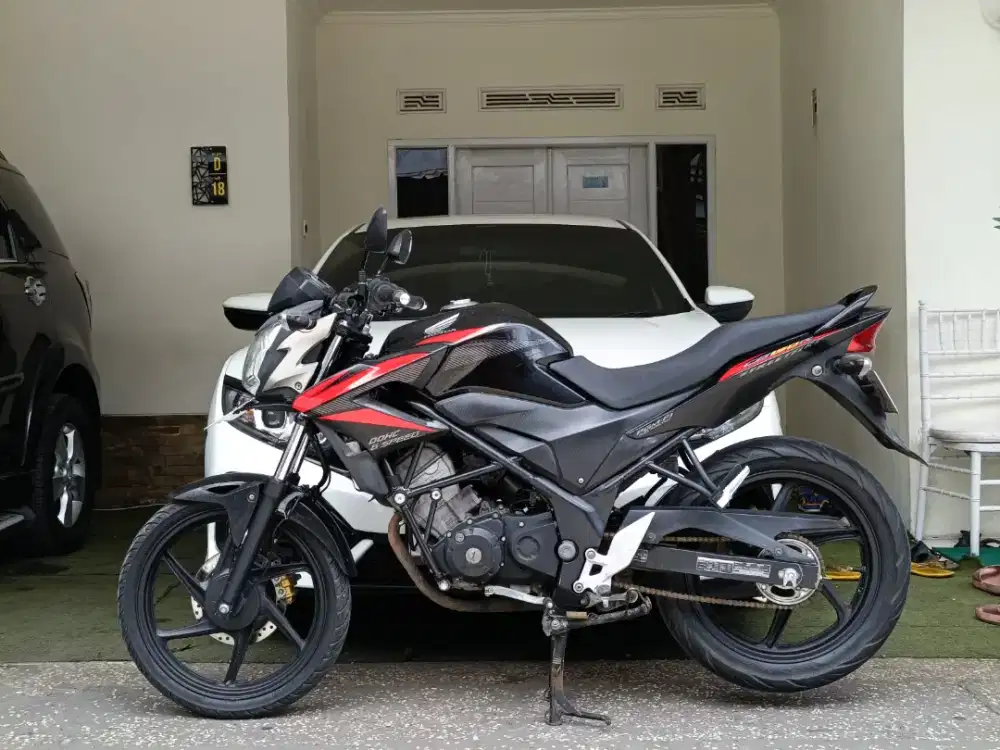 Cb 150R tahun 2014 full original/tt boleh gan cash lebih bagus