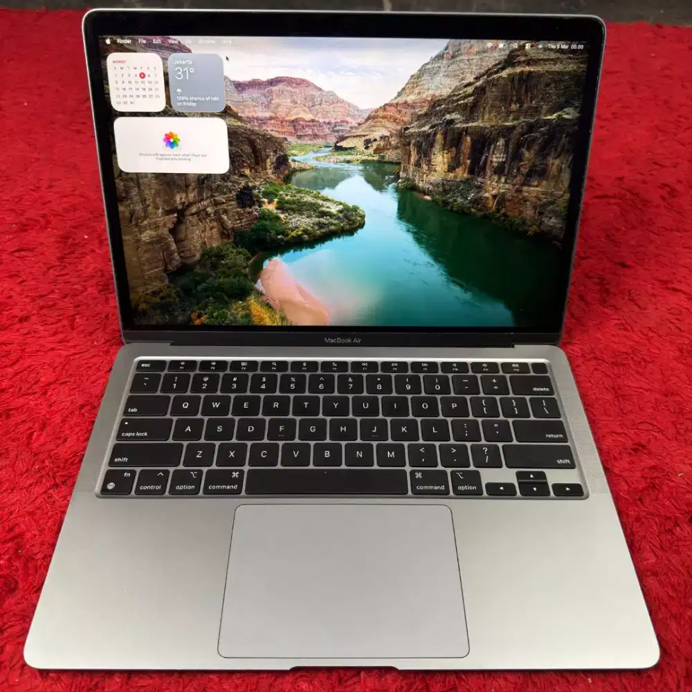 Macbook air m1 2020 ram 8gb ssd 256gb siap pakai bisa cod