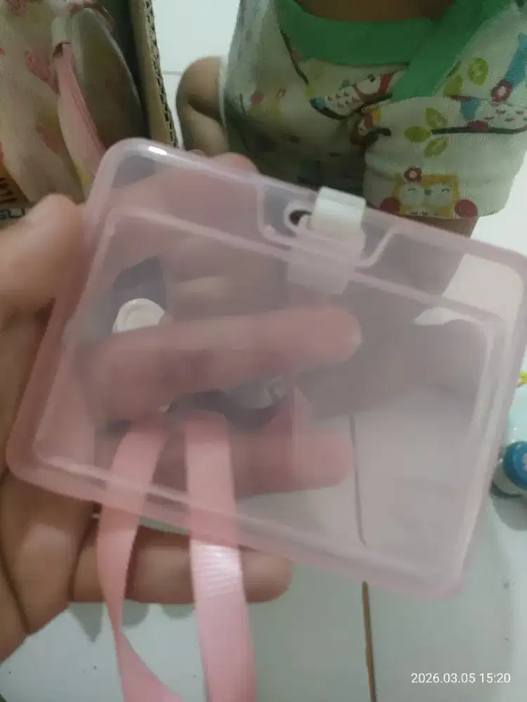 Card holder untuk kartu