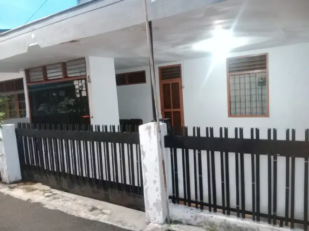 Jual rumah di Kemanggisan