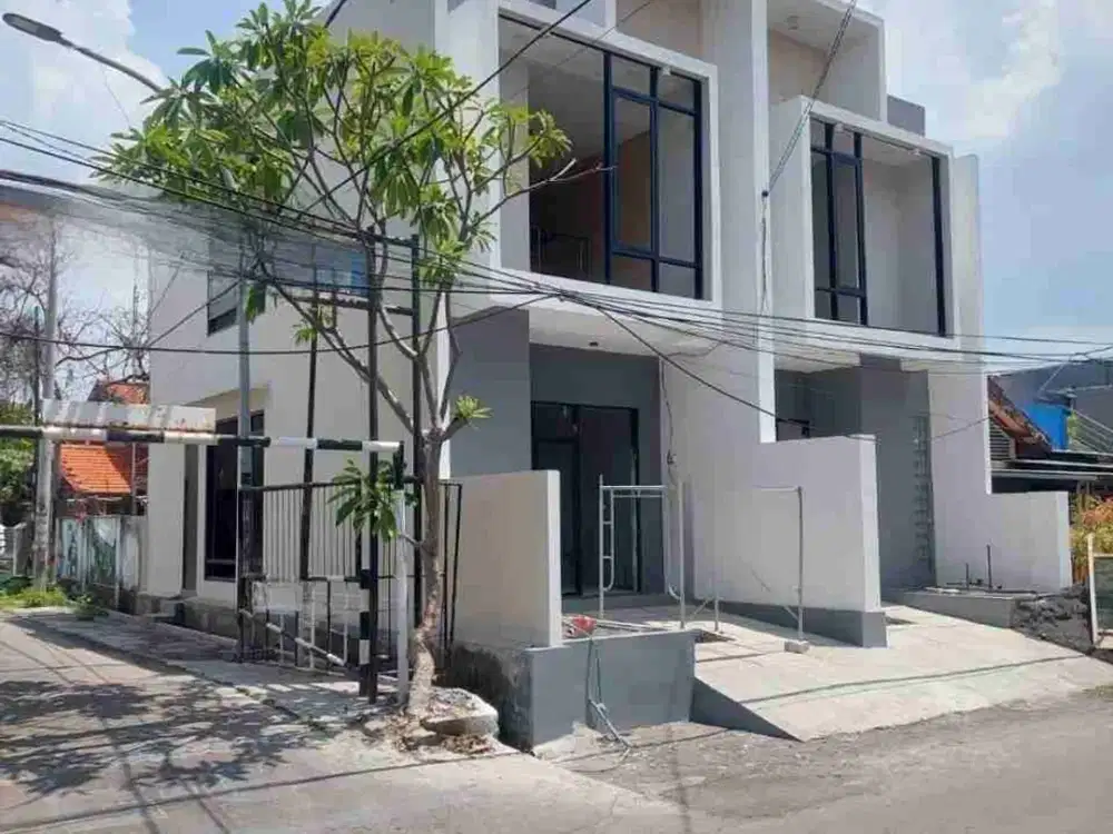 Baru Gress‼️Jual rumah 2 lantai di Semampir, Merr Surabaya