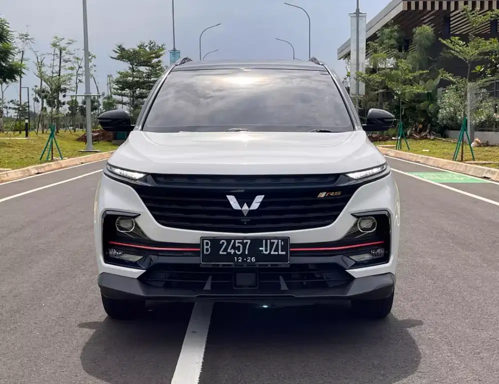Wuling Almaz RS 5 seat at 2021