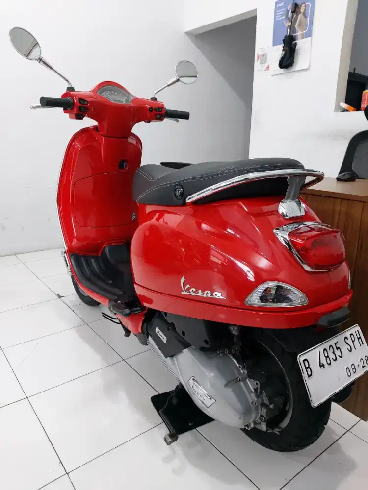Piaggio Vespa matic LX 125 2022 KM 9rb B DKI