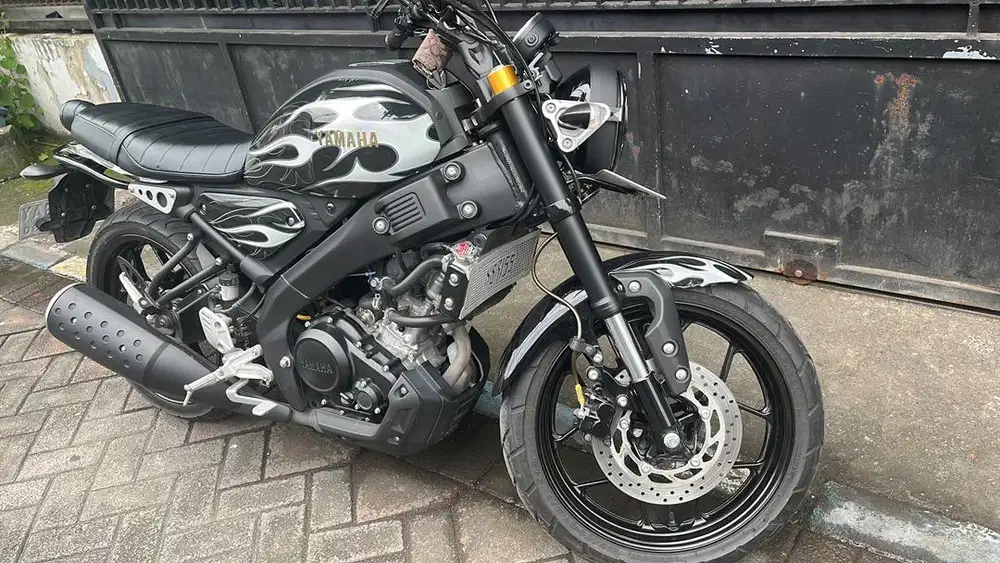 Yamaha XSR 155 VVA  TH 2025 Shock Gold