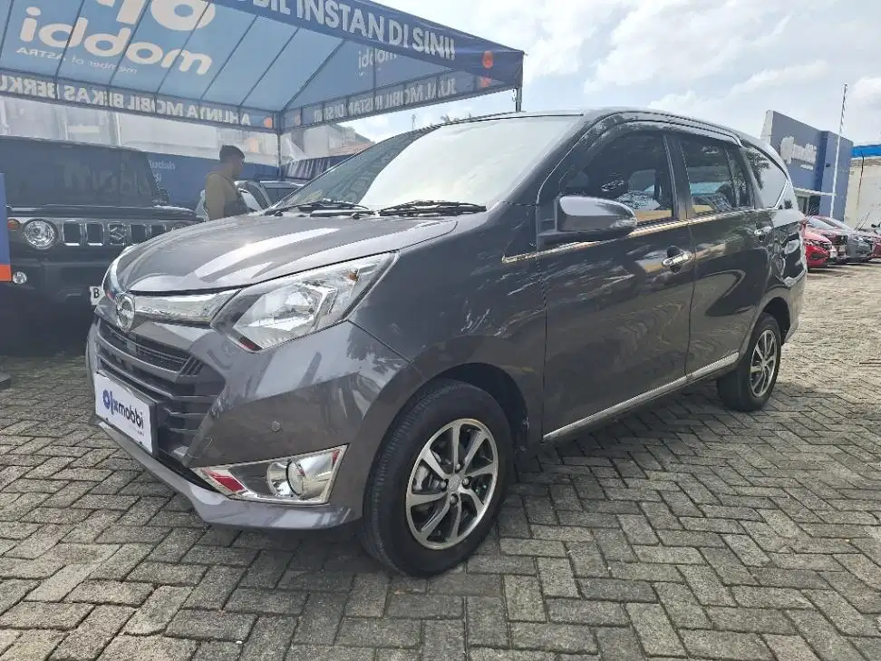 DP RENDAH Daihatsu Sigra 1.2 R Bensin-AT 2017 SZE