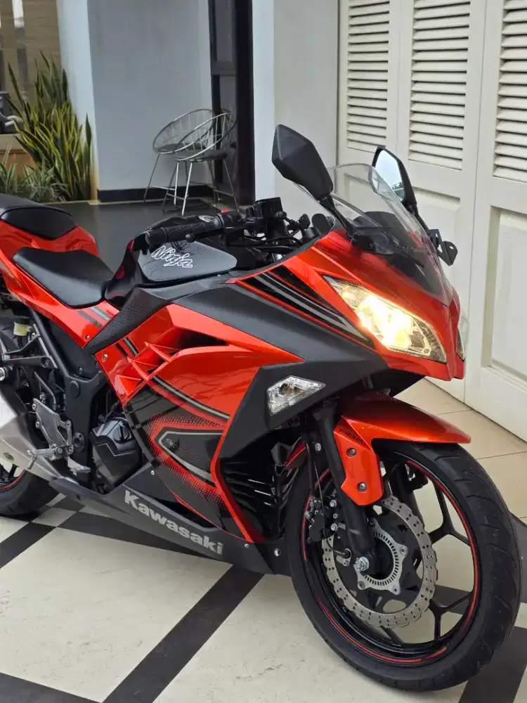 Kawasaki ninja 250 fi abs se km 6 ribu gress like new