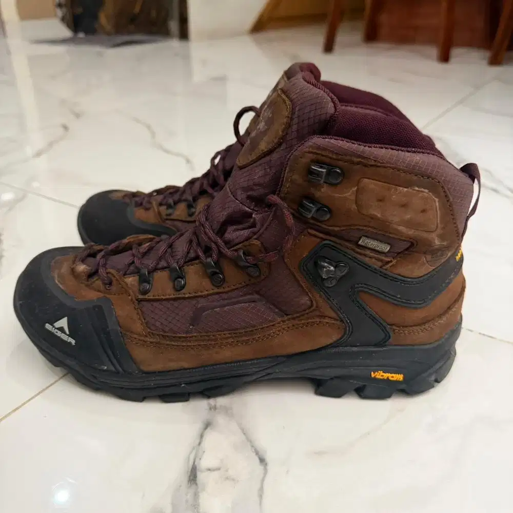 Dijual eiger pollock 20 ukuran 44