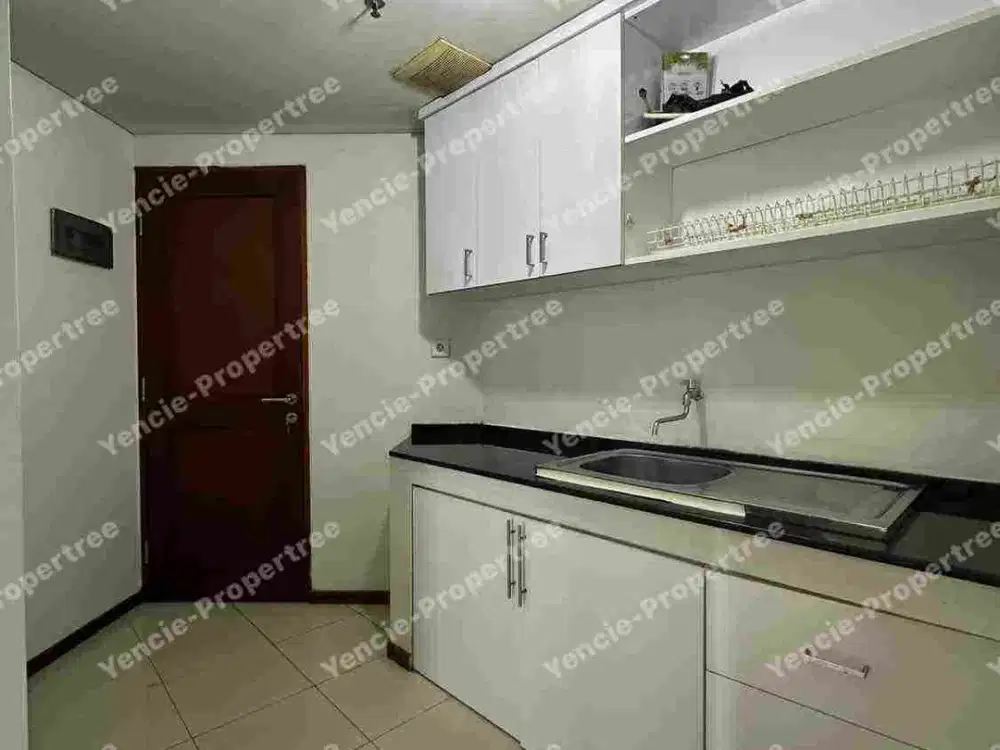 Disewakan unfurnish tipe 2br luas 82 apartment royal mediterania garden residence