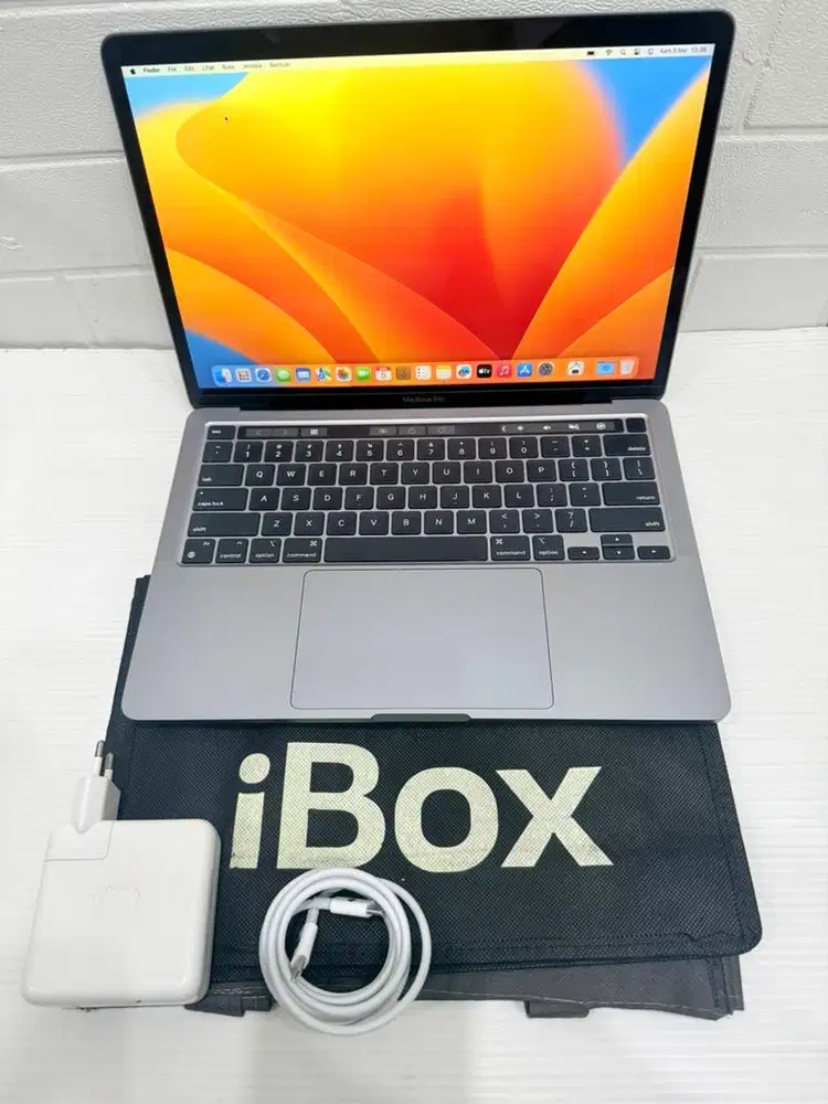 Macbook Pro M2 8/512gb 13inch ex garansi iBox mulus istimewa bh 98%
