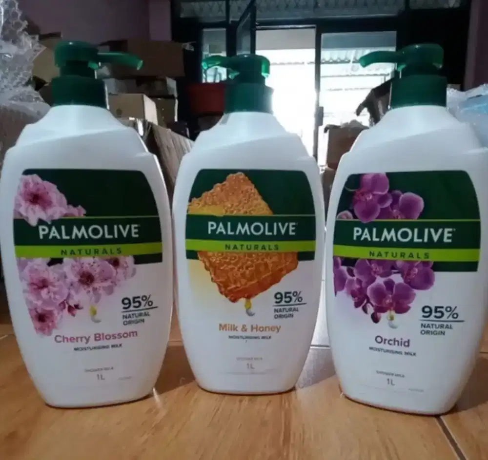 Sabun Mandi Cair Palmolive Naturals Shower Gel 1 liter
