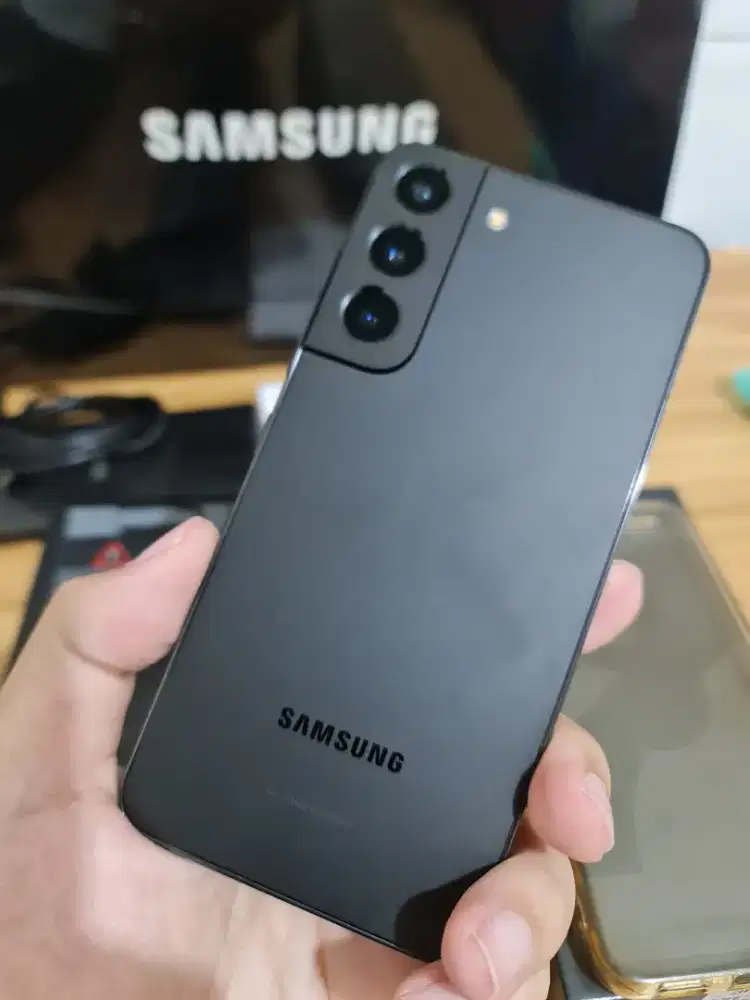 Samsung S22 8/256GB SEIN Fullset Indonesia