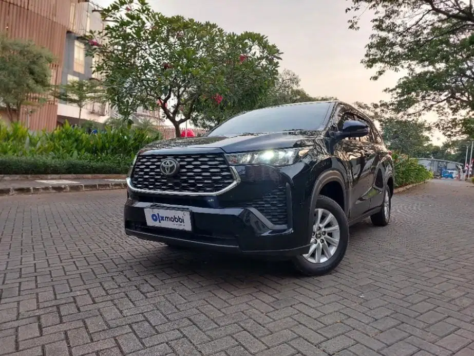 LOW DP Toyota Kijang Innova 2.0 Zenix G CVT Bensin-AT 2023 WIS