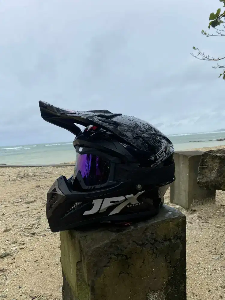 helm jpx trail size M