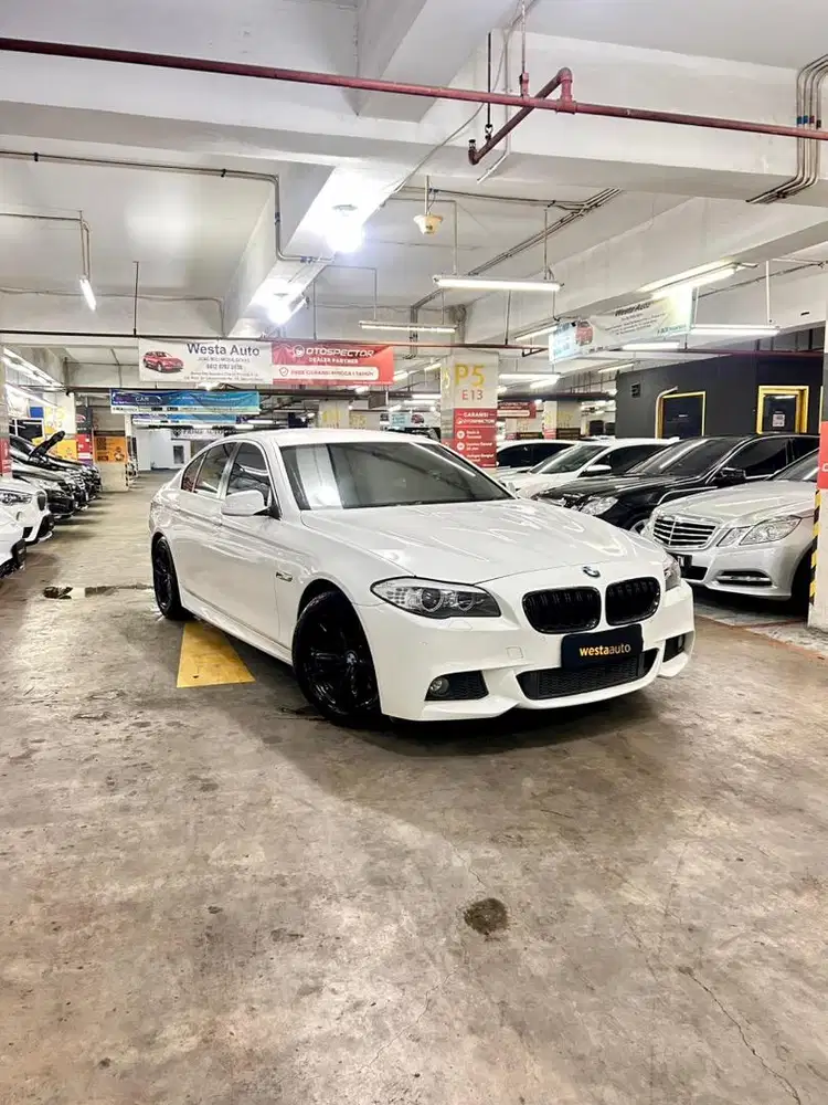 CASH ODO 50rb BMW 523i F10 2011 nik 2010 AT Putih Like New 520i