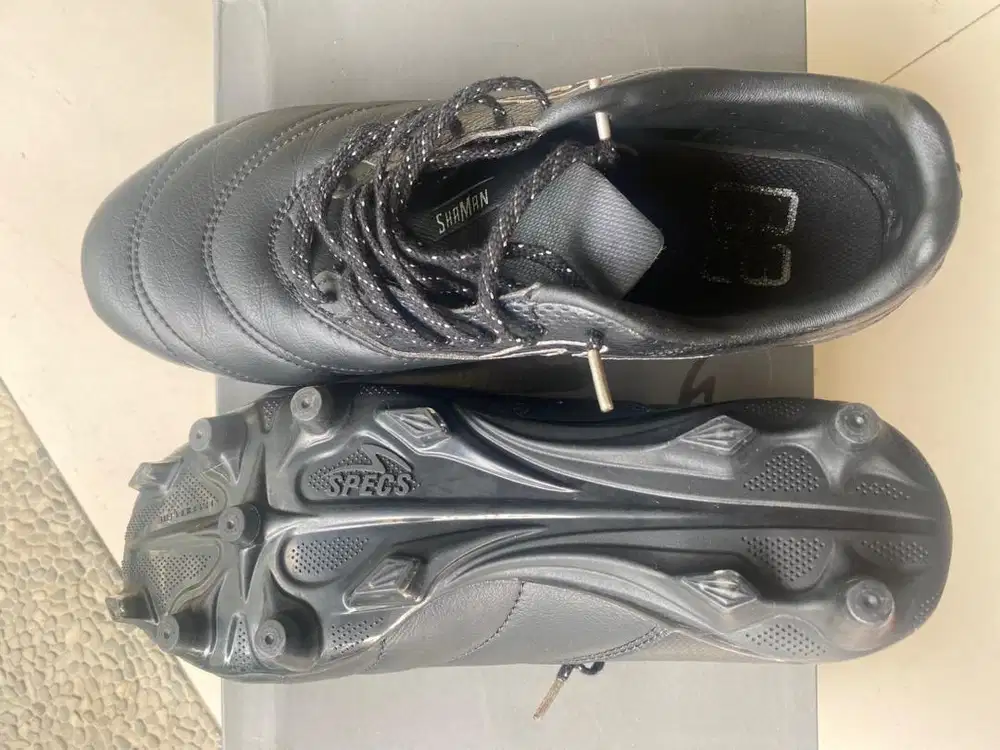 Sepatu Bola Specs SHAMAN BEPE20