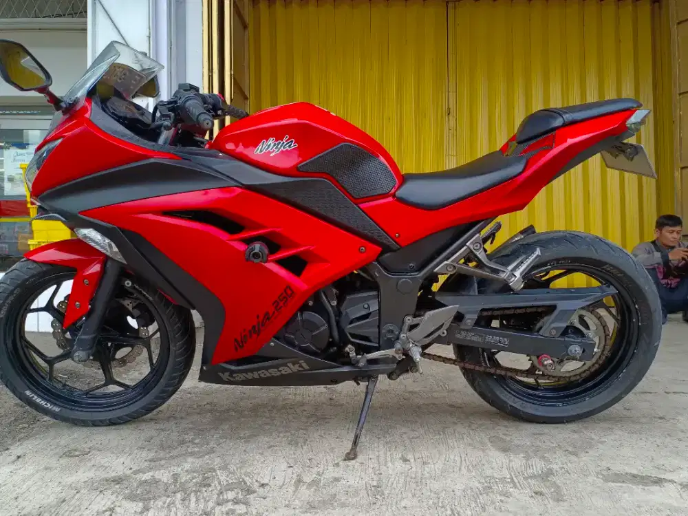Kawasaki Ninja fi 250CC Dua Silinder Tahun 2013 Mesin Halus Siap Gass