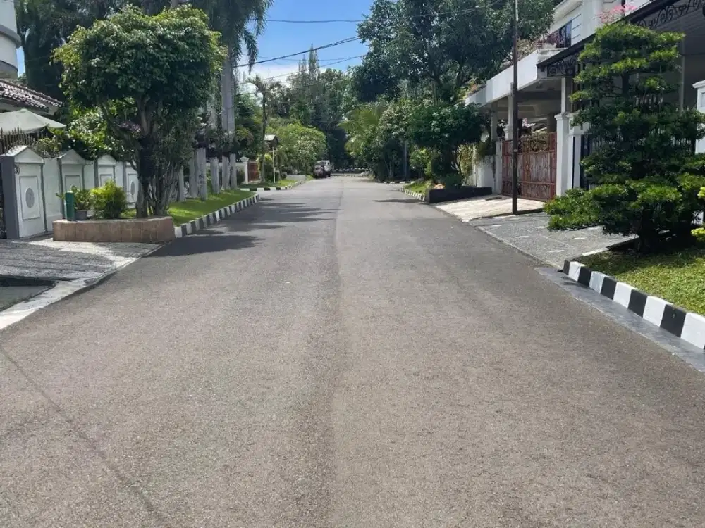 Dijual Rumah hook 3 lantai Hitung Tanah di Kayu Putih, Bebas Banjir, Dekat LRT