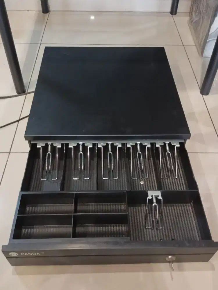 Laci kasir merk PANDA