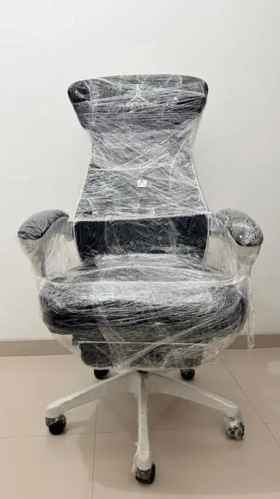 Informa Uranus Kursi Gaming Hitam/Putih