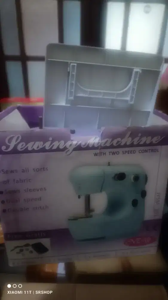 Mesin jahit portable