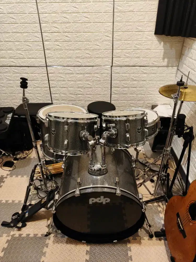 Drum set PDP Stage Complete
