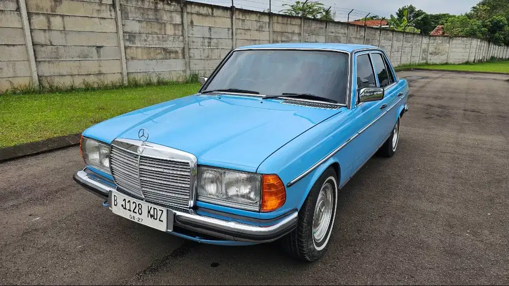 Mercedes Benz Tiger W123 280e MT 1983 Mercy Tiger 280E Mulus ChinaBlue