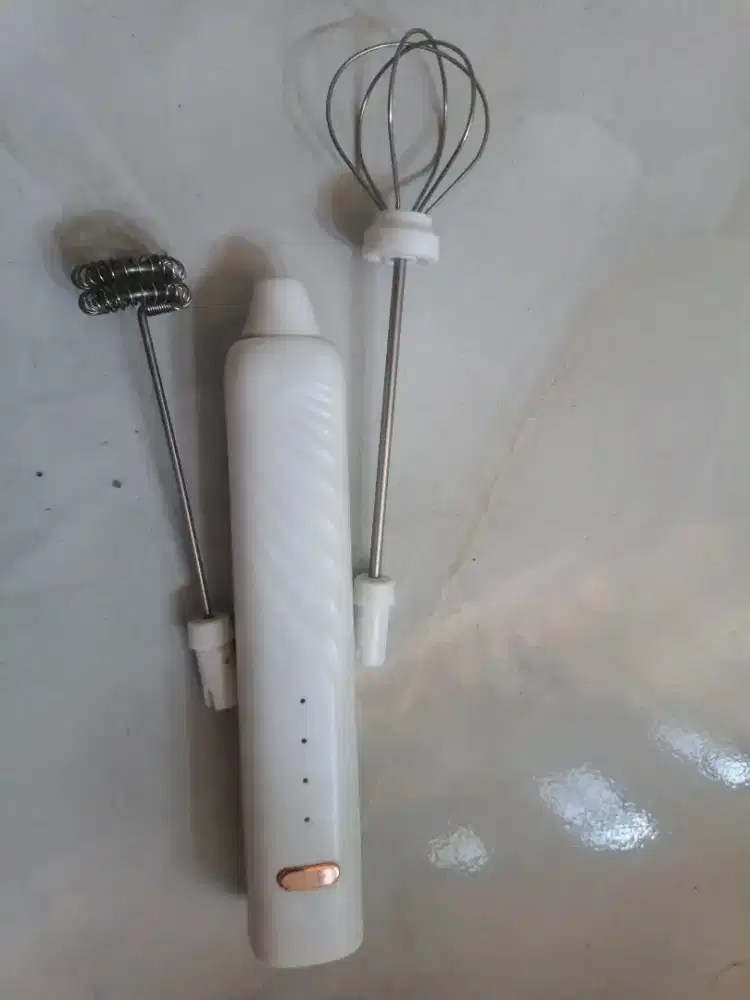 Pembuat busa coffe portabel