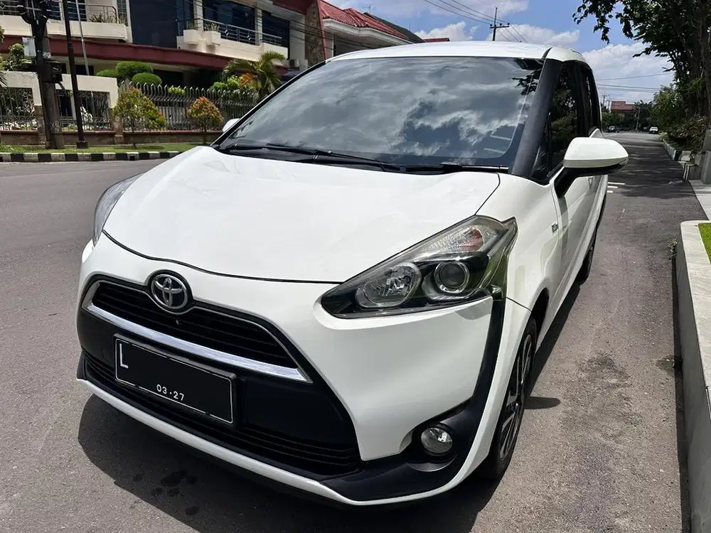 Toyota Sienta V CVT 2017 KM 37rb, super istimewa like new