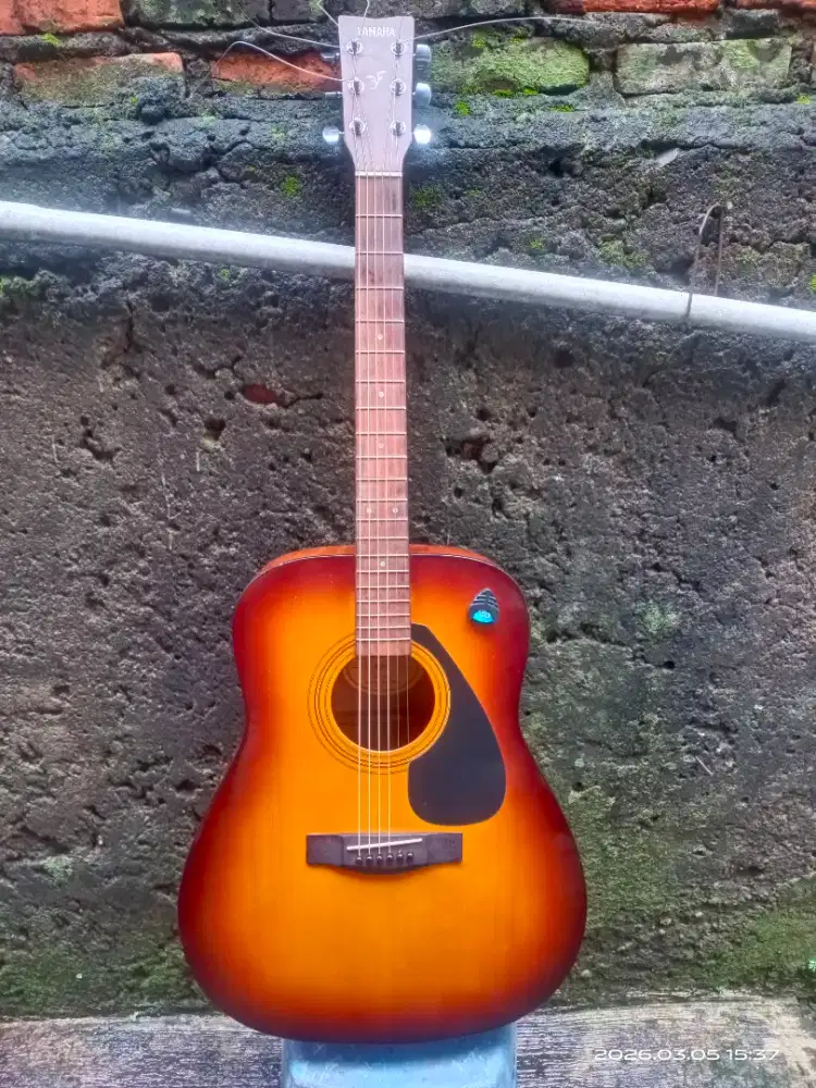 Cari yg serius aja,  jual gitar yamaha F310 original