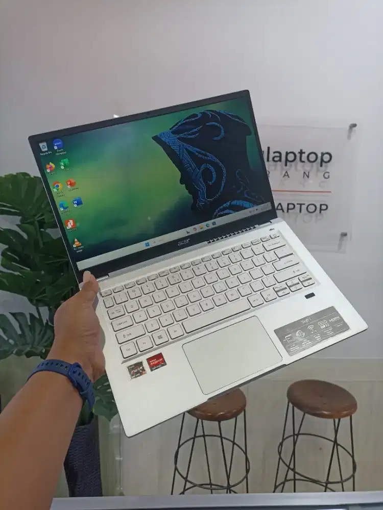 Dijual Acer Swift 3-SF314-43 Ryzen 5-5500u 16/512 Grade A! murah